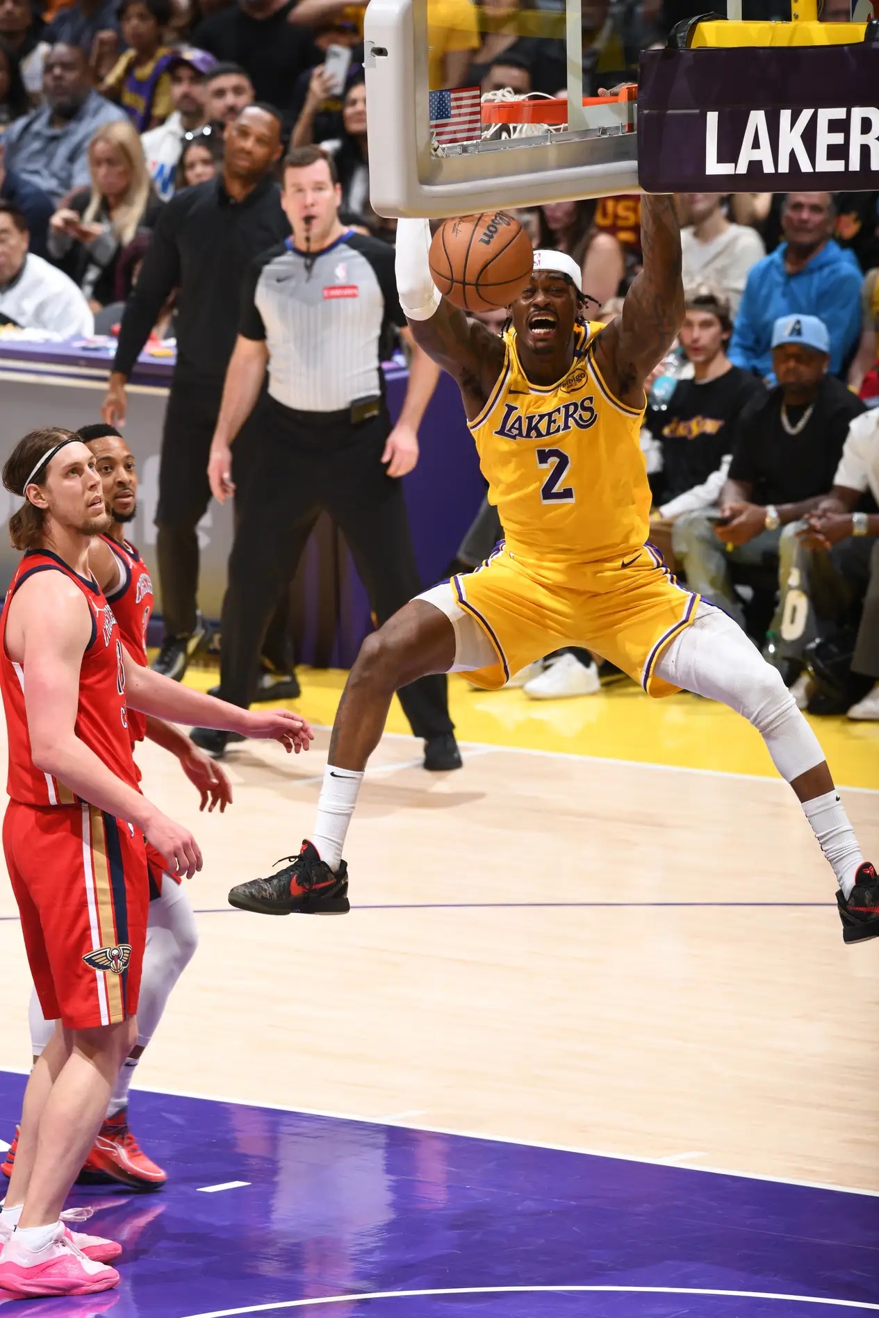 湖人队主场大胜夺得连胜,击败篮网 湖人队主场大胜夺得连胜,击败篮网