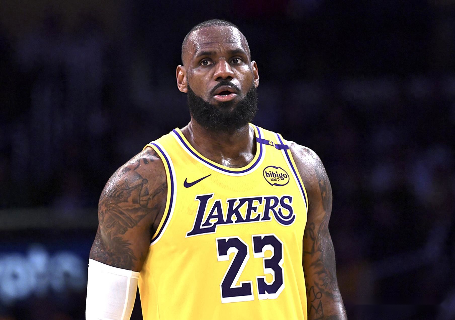 骑士遭湖人横扫，痛失三连胜