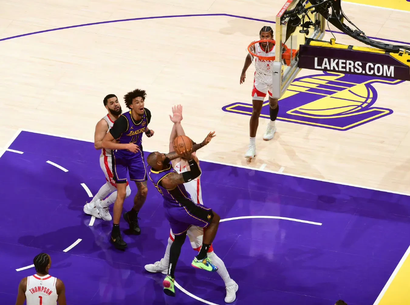 火箭惨败快船,系列赛陷入绝境 火箭惨败快船,系列赛陷入绝境