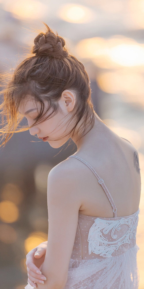 奥斯梅恩爆发引领风骚，冰岛巅峰对决胜出挪威