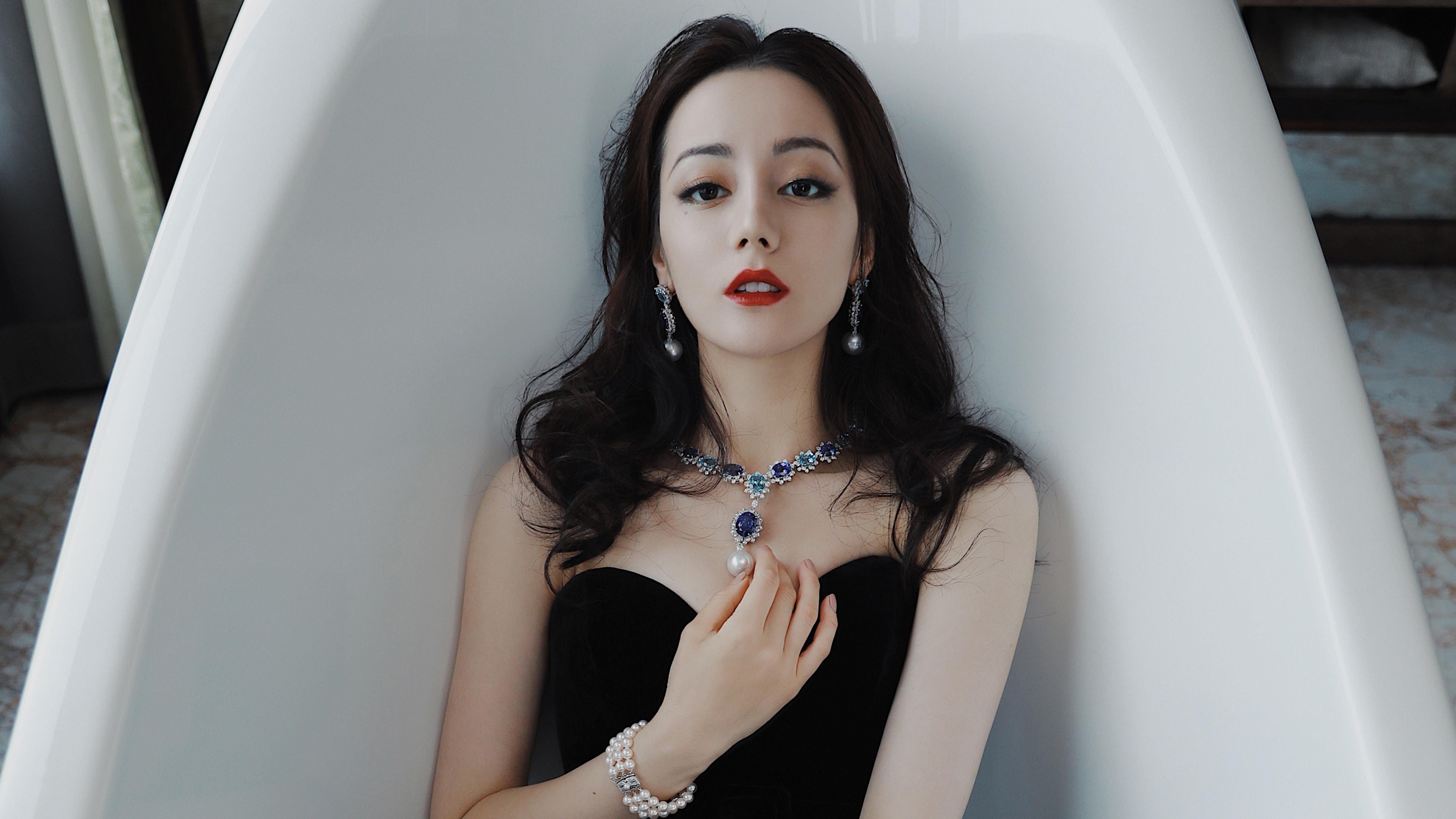 跨界风暴，埃及足球罗马晋级与莫德里奇F1争冠传奇